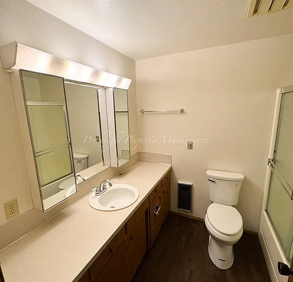 403 La Villa Dr — Photo 7