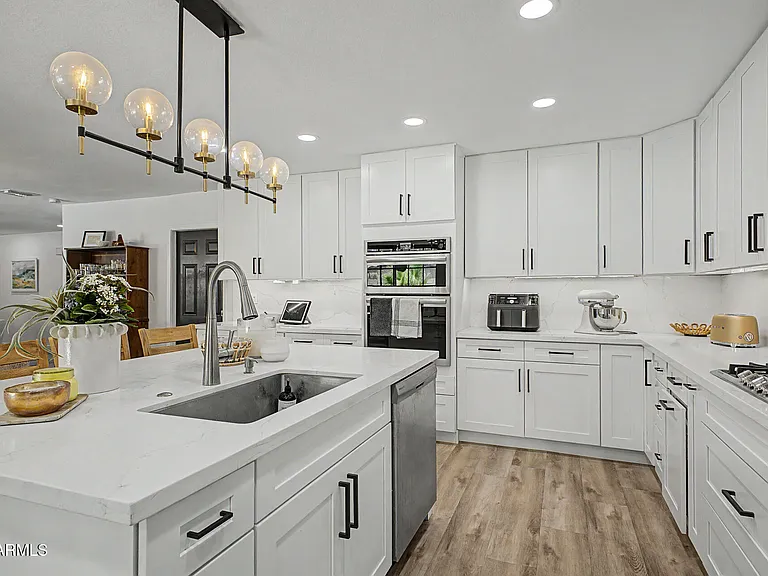 5140 E Poinsettia Dr — Photo 11