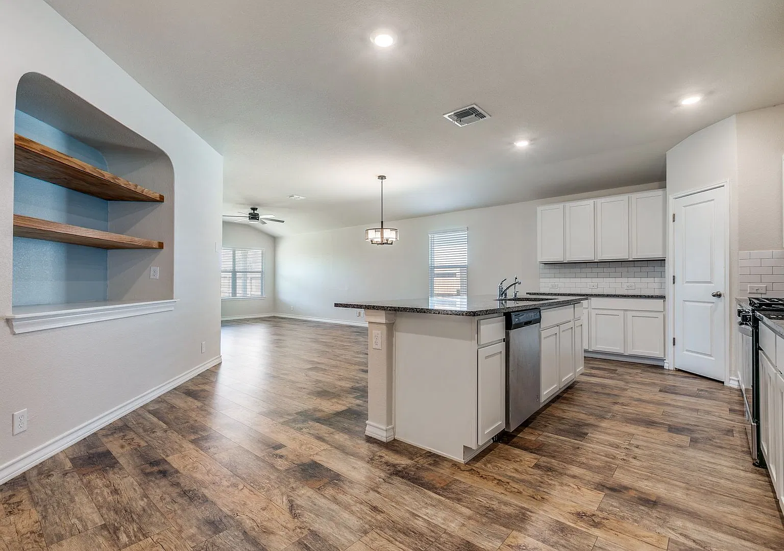 Beautiful 4- Bedroom One Story Home in Riverstone at Westpoint — Photo 4