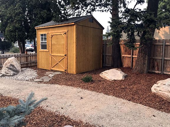 5th image of 521 Colorado Ave