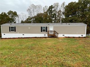 583 Snody Rd, Mount Airy, NC 27030