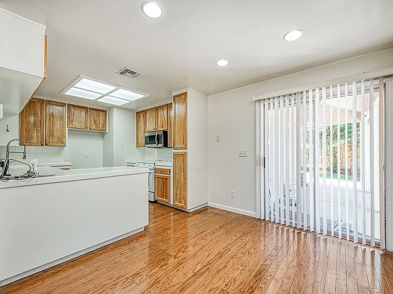 6053 N Mitre Ave — Photo 20