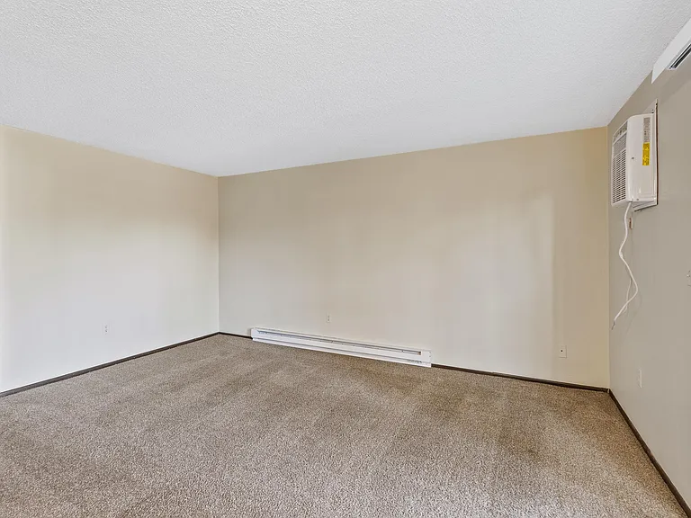 551 E Hawthorne Rd #52 — Photo 4