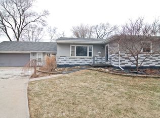 18824 Henry Ct, Lansing, IL 60438