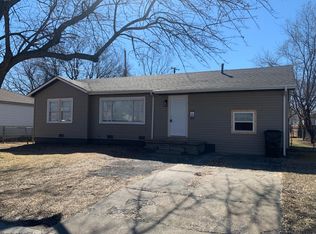 204 E 8th St, Owasso, OK 74055