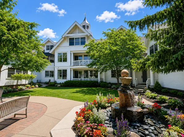 205 Mill St #S204, Excelsior, MN 55331
