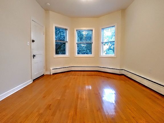 2nd image of 3730 N Troy St #2