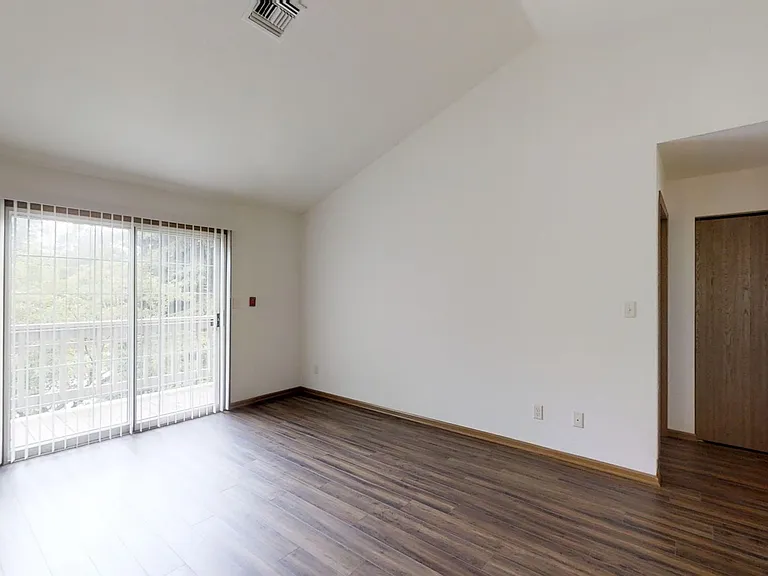 N86W14226 Fond Du Lac Ave #14226 — Photo 11