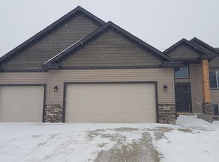 4002 Stone Point Dr NE, Rochester, MN 55906