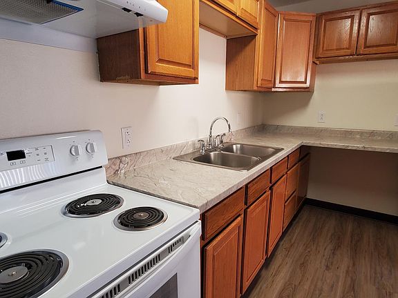 Aberdeen, SD two-bedroom apartment at Elmwood. Newly refreshed, clean and quiet. Easy access to shopping, medical services and emergency snow removal routes.