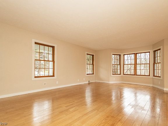 5th image of 12885 Cherry Ln