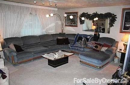 5th image of 241 Carol Ave