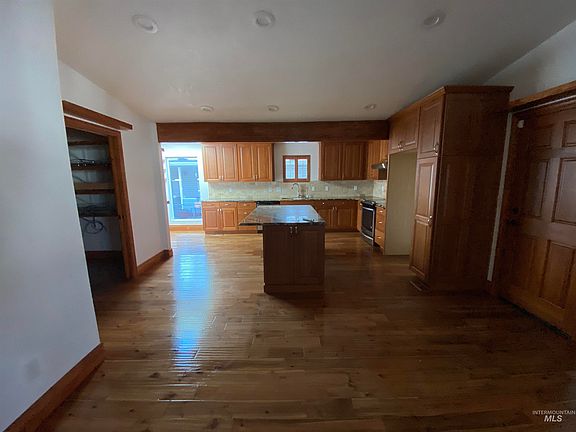 5th image of 8209 Willowdale Dr