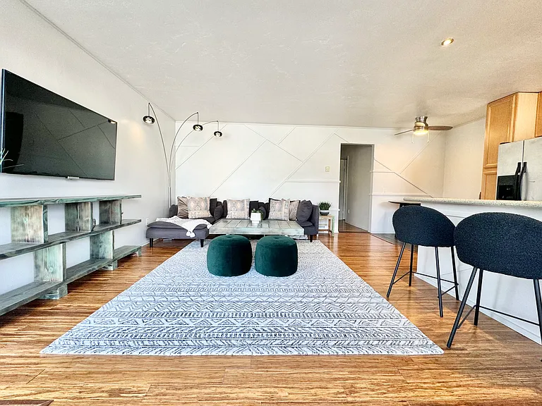 1247 Oliver Ave — Photo 12