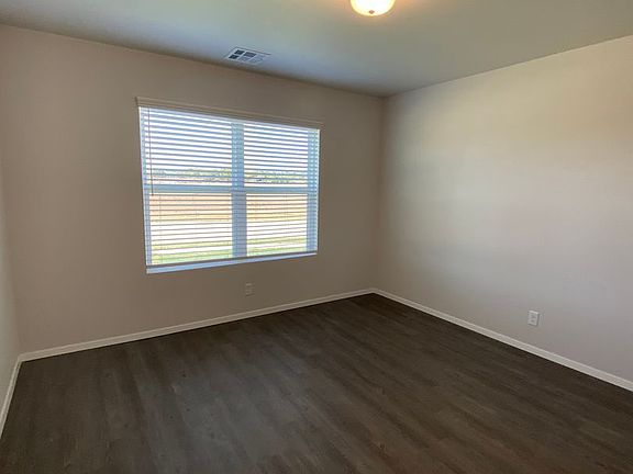 4th image of 7927 294th Ave