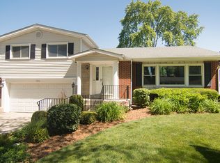 1826 E Sitka Ln, Mount Prospect, IL 60056