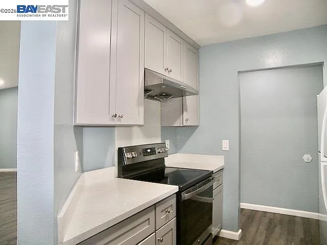 2 bed, 882 sqft, $2,900 — Photo 4