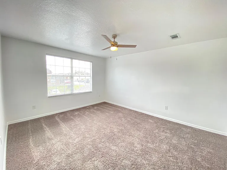 1130 Washington Palm Loop — Photo 8