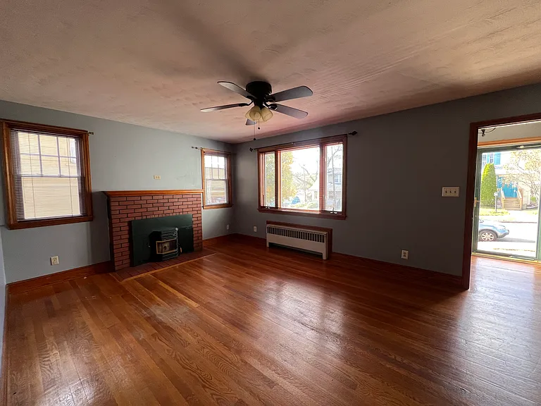 23 Home Ave — Photo 7