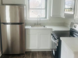 N49W5593 Portland Rd APT 1, Cedarburg, WI 53012