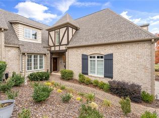 33 Creswell Ct, Greensboro, NC 27407