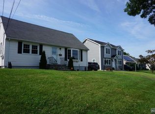 150 Doherty Dr, Clifton, NJ