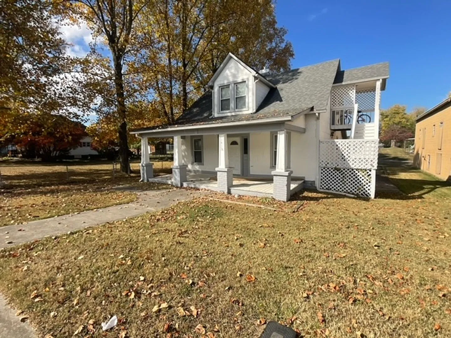3 bed, 1.0 bath, 1130 sqft, $1,450 — Photo 2