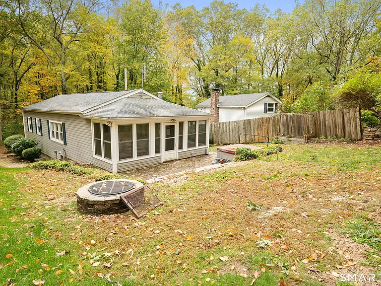 87B Cottage Rd — Photo 2