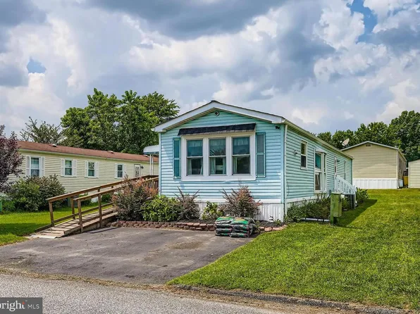 141 Cowhide Cir, Middle River, MD 21220