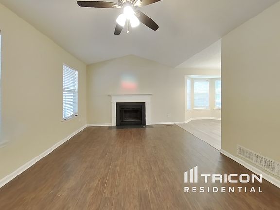 3rd image of 483 Halehaven Dr