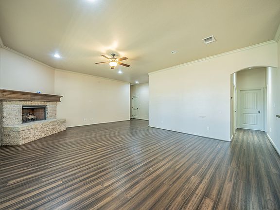 4th image of 1812 Rockview Dr