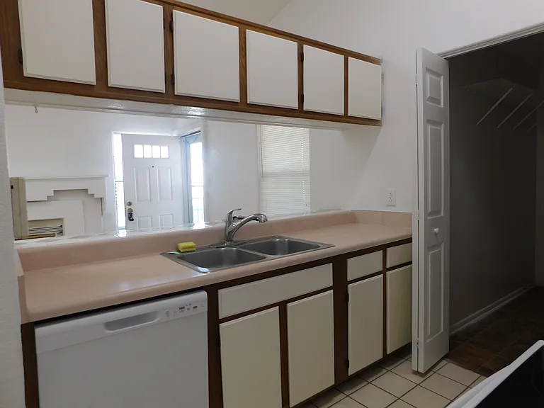 603 Spirit Ct #1 — Photo 8