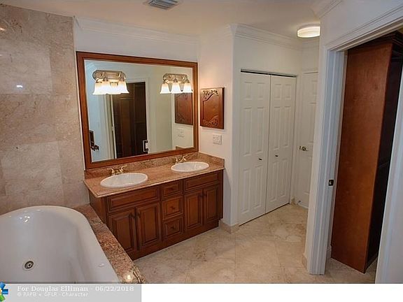 5th image of 2201 SE 18th St APT 103