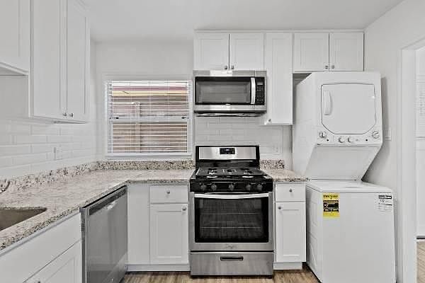 1st image of 469 Thornally Dr #1