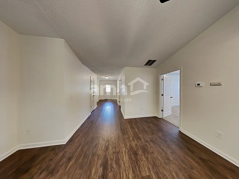 149 Waters Edge Dr — Photo 3