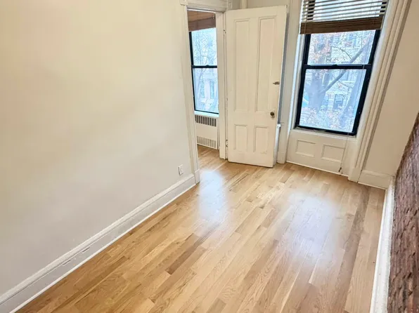 194 Saint Marks Avenue image 10 of 14