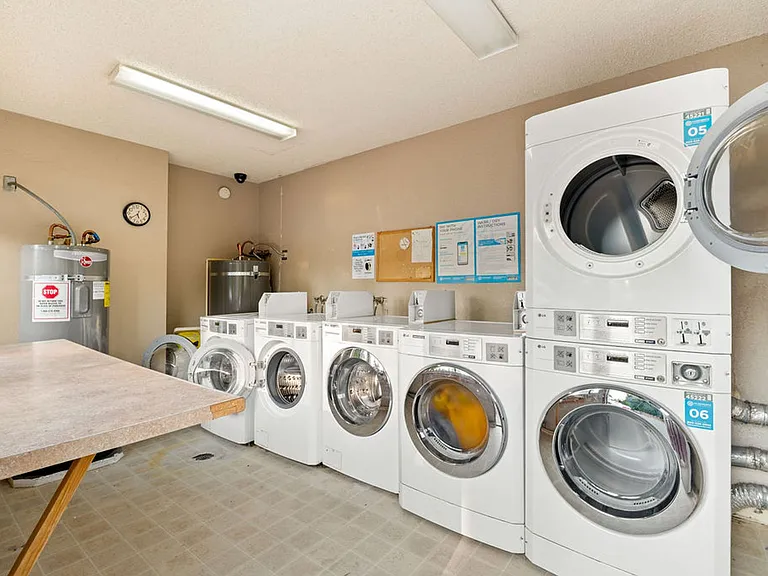 Skandi Villa in Edmonds | Boutique Apartments with Modern Touches | 1 MONTH FREE! — Photo 8