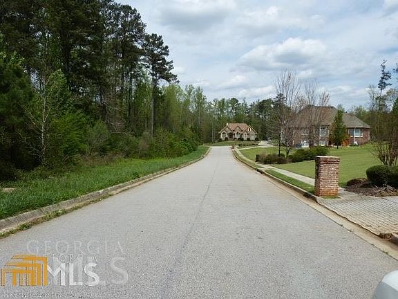 2nd image of 204 Benefield Ct