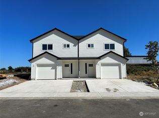 1006 Peach Rd, Winlock, WA 98596