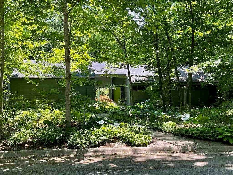 1st image of 1857 Wedgewood Way