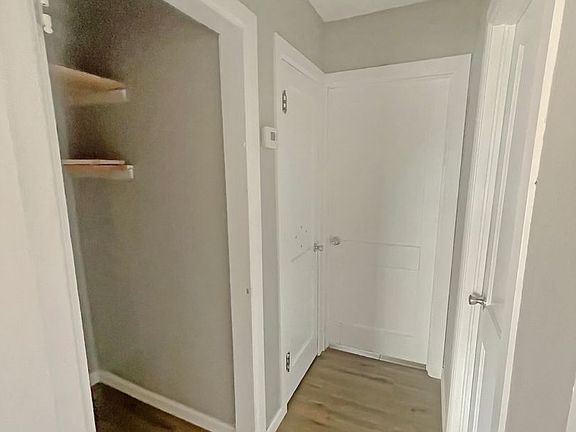 4th image of 821-825 W Washington Ave