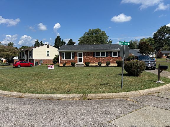 3rd image of 801 Pyrtle Dr