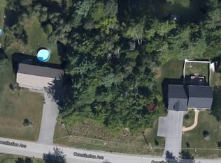 52 Constitution Ave, Hampden, ME 04444