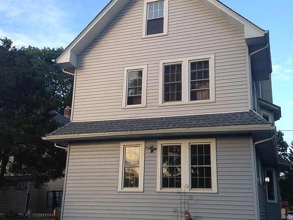 5th image of 350 Sharon Ave