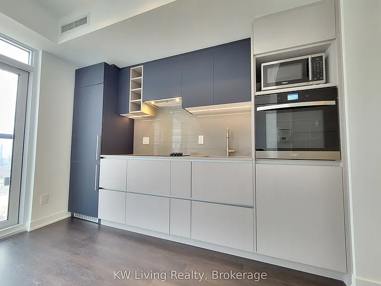319 Jarvis St #2012 — Photo 4