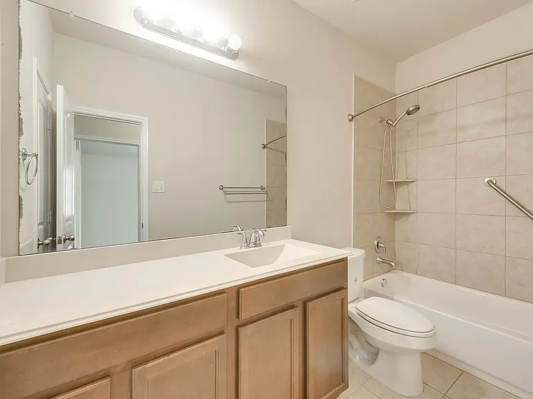 4721 Lazy Oaks St — Photo 9