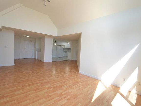 5th image of 7071 Blundell Rd #405