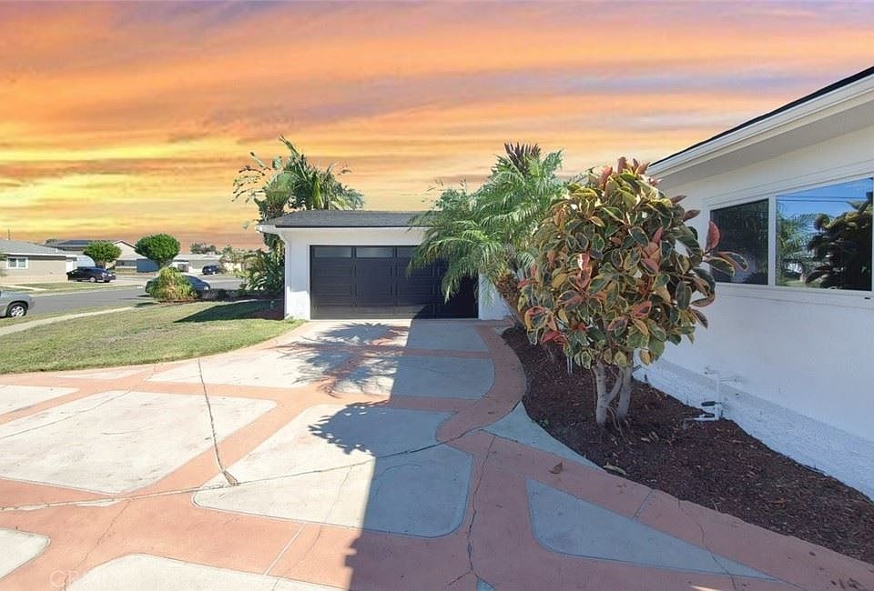 1st image of 8682 Salem Cir