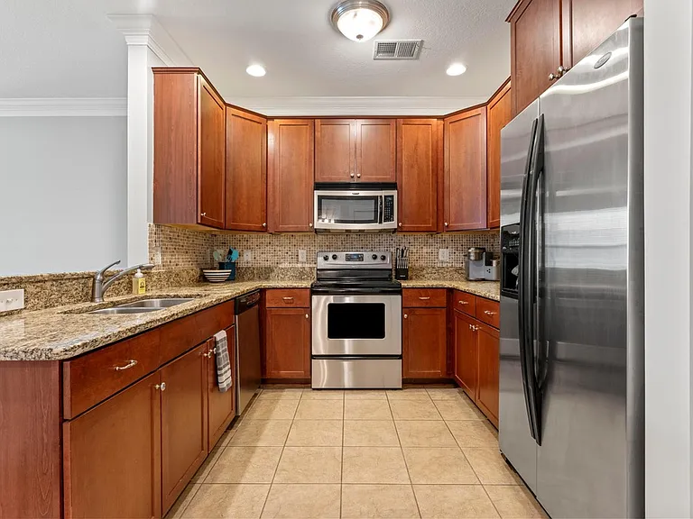 515 W 1st Ave — Photo 12