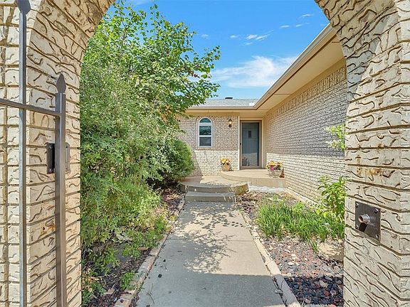 4th image of 1309 Walters Way